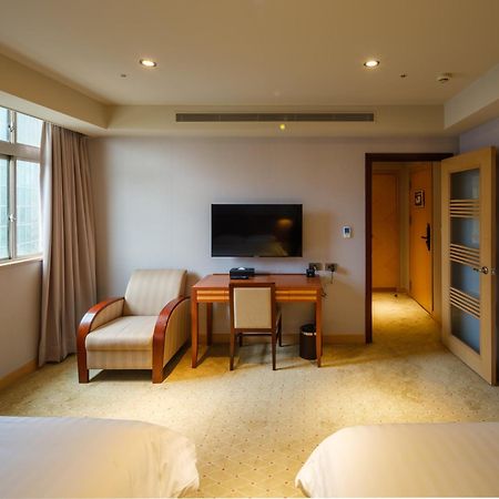 Rich & Free Hotel - Fuzhong 富逸旅趣-板橋府中館 Тайбей Екстер'єр фото