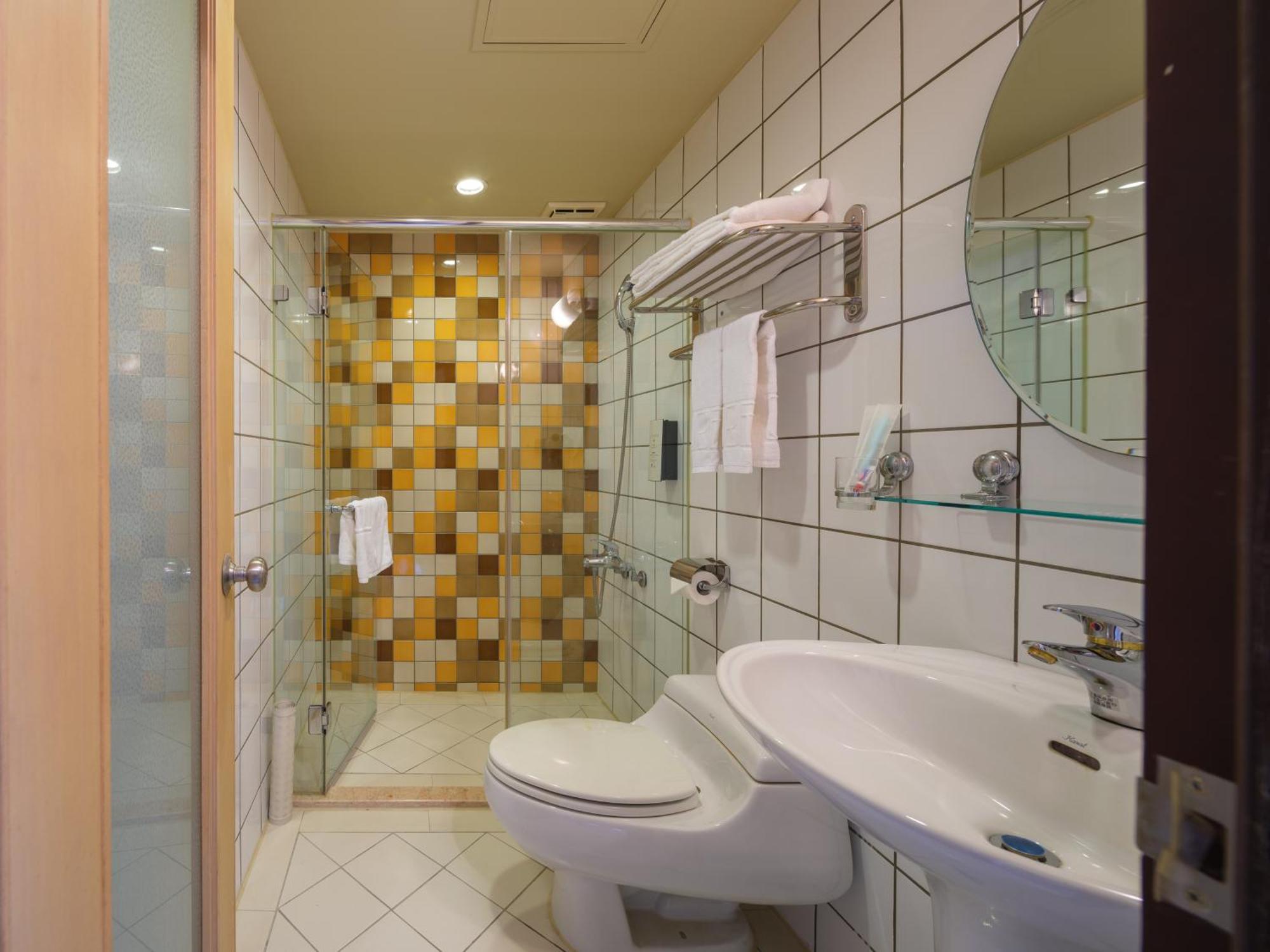 Rich & Free Hotel - Fuzhong 富逸旅趣-板橋府中館 Тайбей Екстер'єр фото