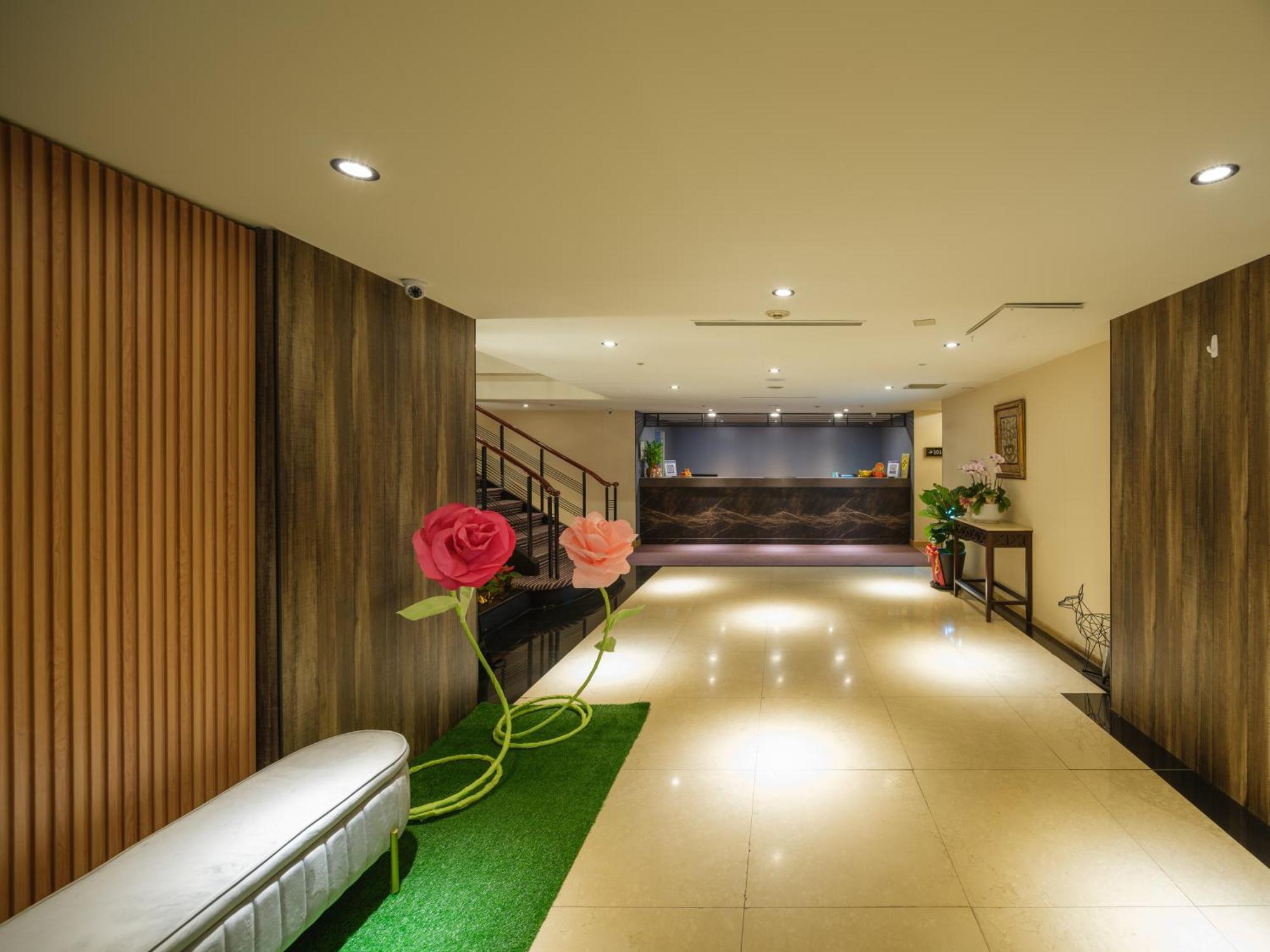 Rich & Free Hotel - Fuzhong 富逸旅趣-板橋府中館 Тайбей Екстер'єр фото