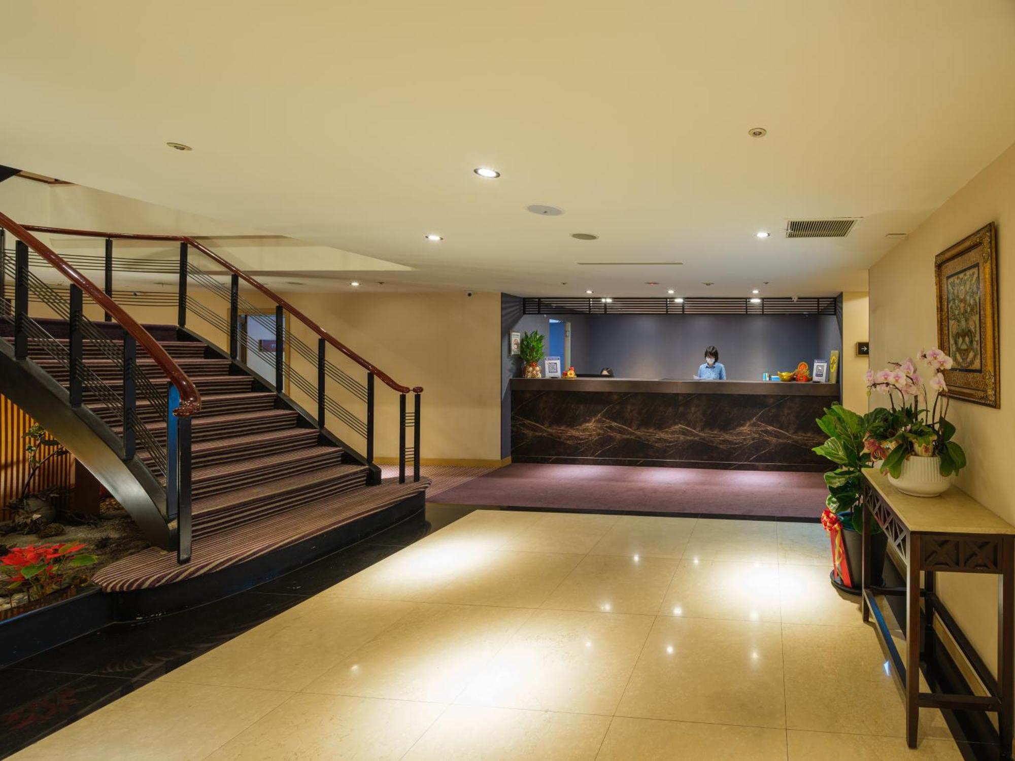 Rich & Free Hotel - Fuzhong 富逸旅趣-板橋府中館 Тайбей Екстер'єр фото