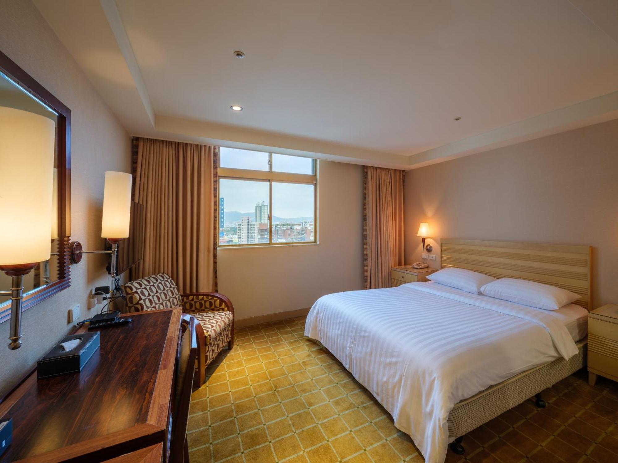 Rich & Free Hotel - Fuzhong 富逸旅趣-板橋府中館 Тайбей Екстер'єр фото