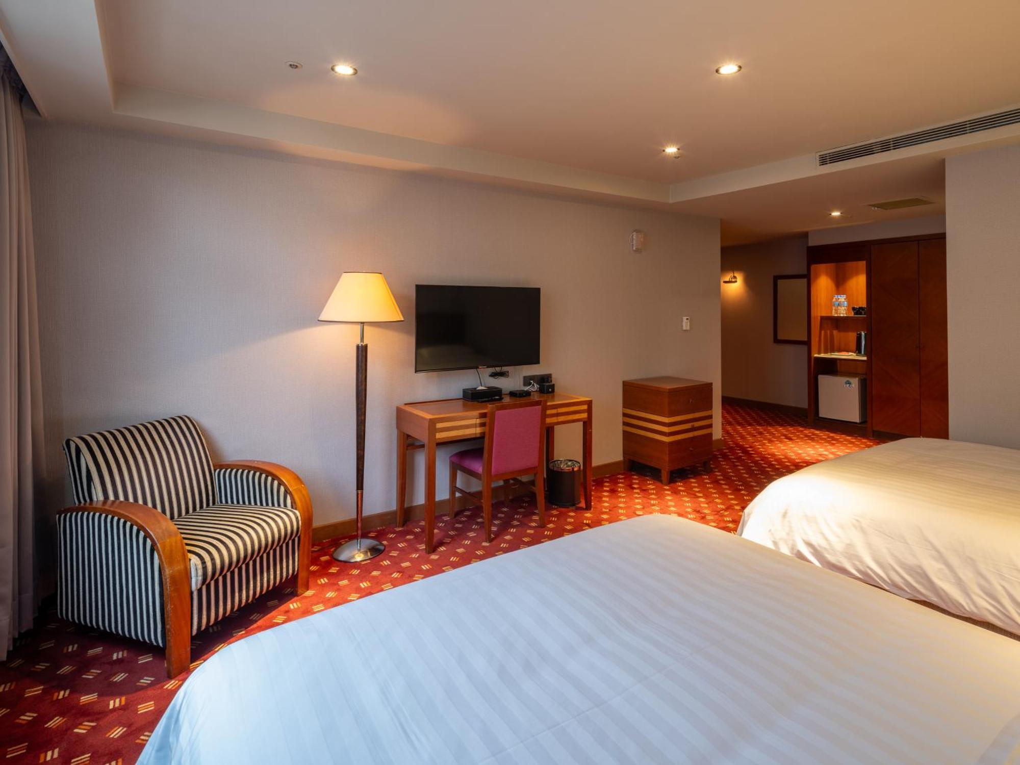 Rich & Free Hotel - Fuzhong 富逸旅趣-板橋府中館 Тайбей Екстер'єр фото