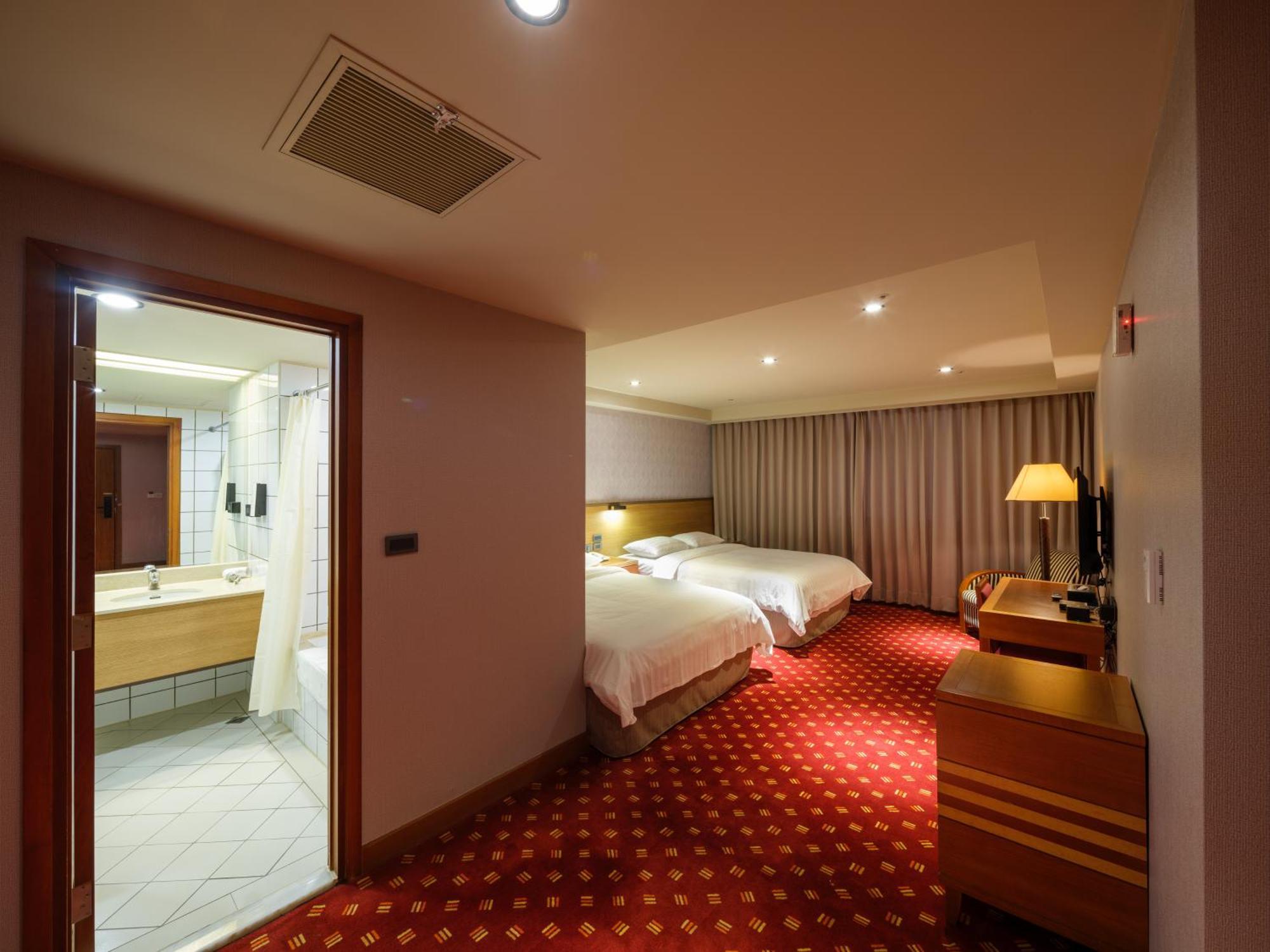 Rich & Free Hotel - Fuzhong 富逸旅趣-板橋府中館 Тайбей Екстер'єр фото
